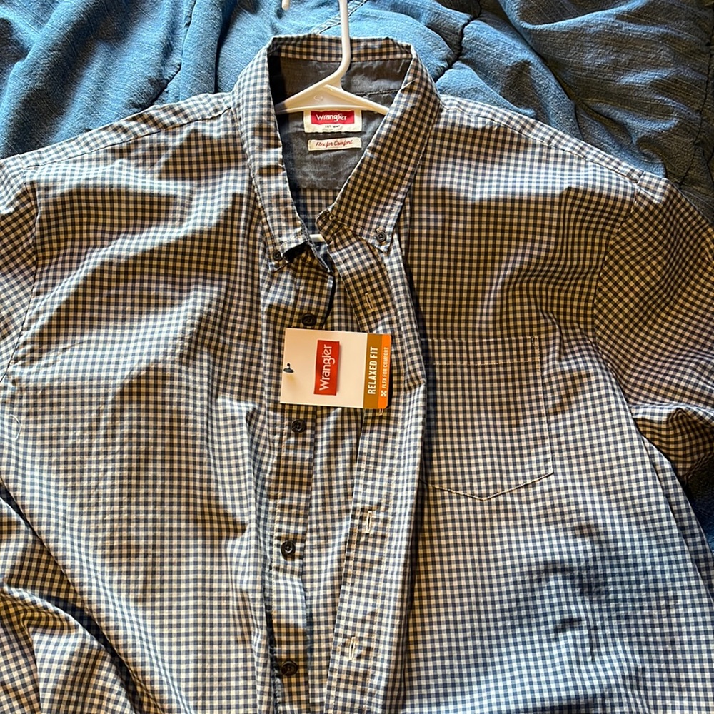 Wrangler button up shirt